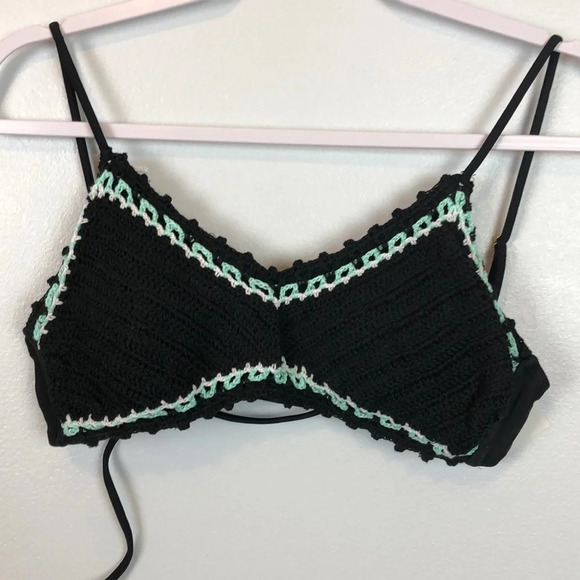 NEW Arizona Jean Company Crochet Pattern Swimsuit Top Size Small - Picture 1 of 4